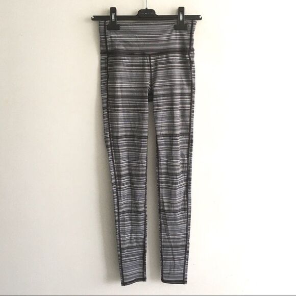 Athleta High Rise Stripe Chatauranga Leggings Tights Pants Black White S - Picture 4 of 6